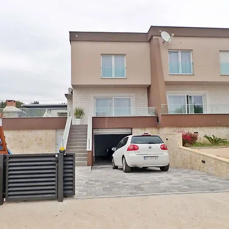Apartman In - Paklenica Riviera 46333 Maslenica