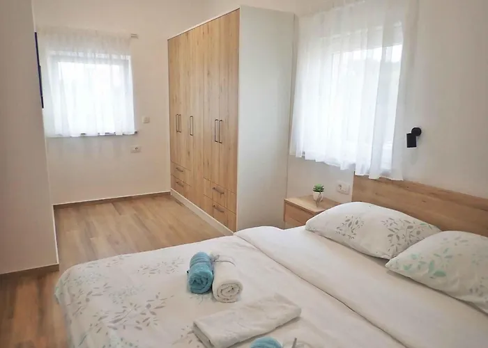 In - Paklenica Riviera 46333 아파트